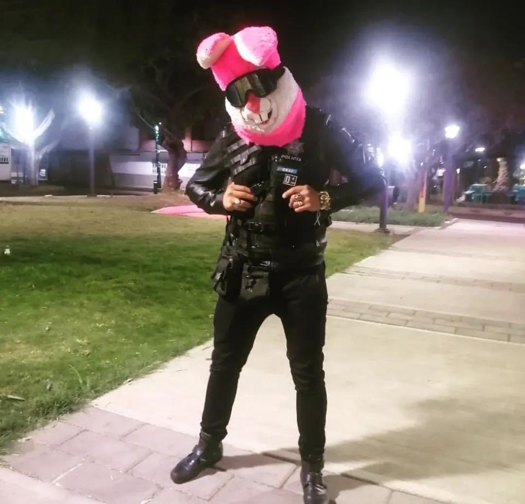 SandieChingona's tweet photo. Hoy será un viernes inolvidable porque además del 2️⃣✖️1️⃣ y de las promos de 🥳 cumpleañeros, nos acompaña el tiktoker Rabbit Virus🐰para bailar y tomarse la foto🤳🏼contigo.

¡No te lo pierdas hoy en #ChingónEs!

RESERVA CON ANTICIPACIÓN @SandieCommander • @4EverSugus 
Zona Rosa📍 https://t.co/1Stl1OLSqe