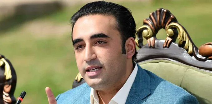 umarram73438567's tweet photo. #وزیراعلیٰ_پنجاب عثمان بزدار نے خاتون اول کیخلاف نازیبا ریمارکس کی مذمت کرتے ہوئے کہا #بلاول قوم سے معافی مانگیں۔
اس کے پاس شرم کہاں ہے یہ تو اپنی ماں کی ننگی تصویر پیش کرنے والوں کے ساتھ مل گیا ہے یہ کیا شرم کرے گا
#استغفراللہ_ایسی_اولاد_پر https://t.co/U6Kz2aTlYF
