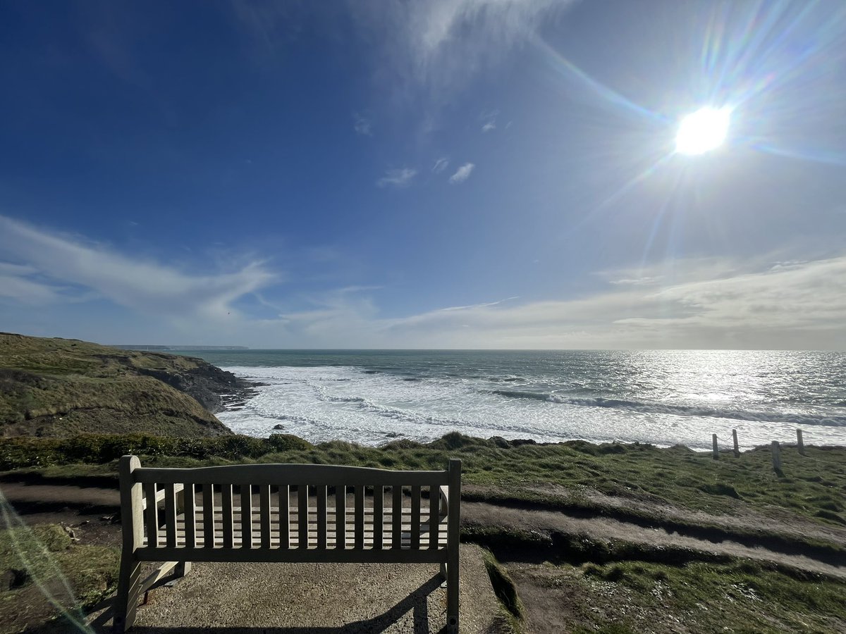 kadie_lei's tweet photo. A pew with a view!
If it’s not already a trend, let’s make it one 👌
#PewWithAView #Conwall #Porthleven #SWCoastalPath https://t.co/UQqNPfmPp0