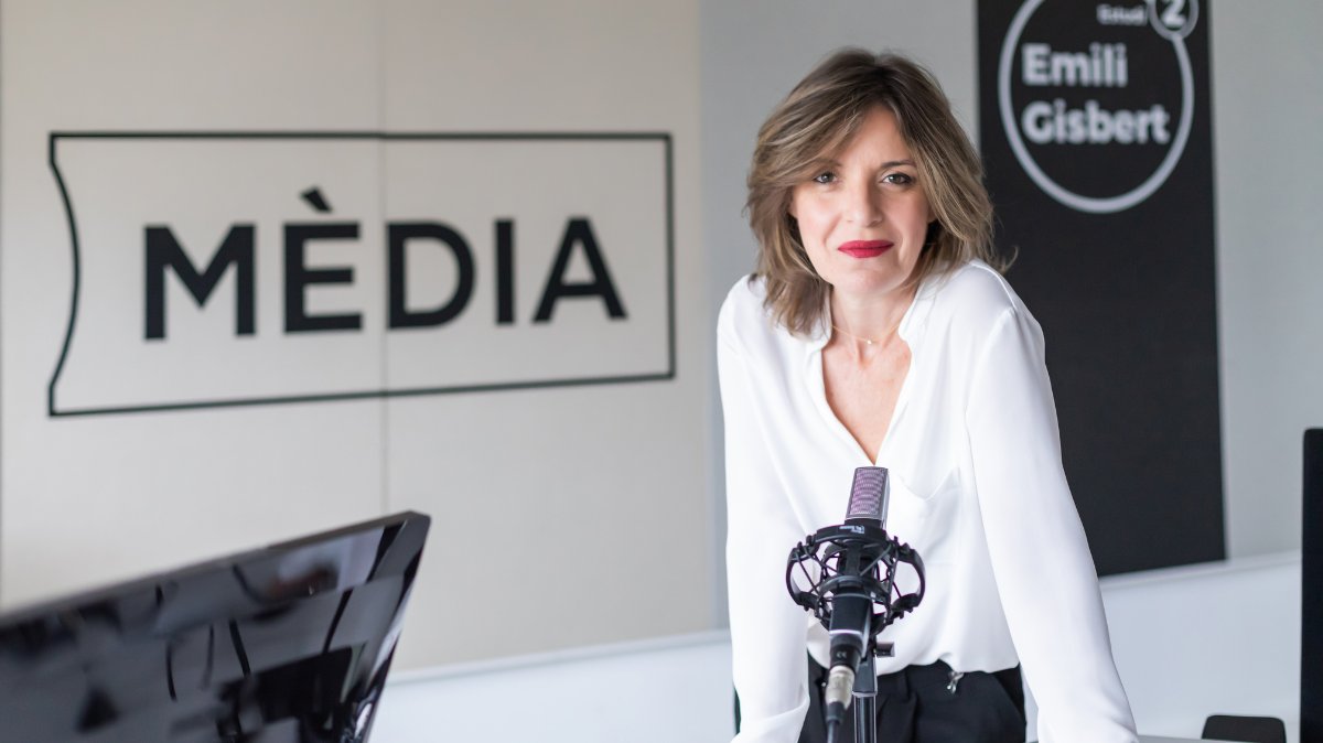 ProxParadaAPunt's tweet photo. De 15:30 a 18:40:

🔭 Tertúlia científica @jmmulet #JonMarcaide @AnaBayes 
🇺🇦 Residència i treball per a ucraïnesos @RegularizacionY 
📺 #Zàping @thinezon 
🎙️ @maytecruzstudio
🎷 Grups valencians que triomfen fora @vorocontreras @Auxili_Band @LaFumigaBand
🎧 @jazzwoman_music https://t.co/w1ubHDAhYw
