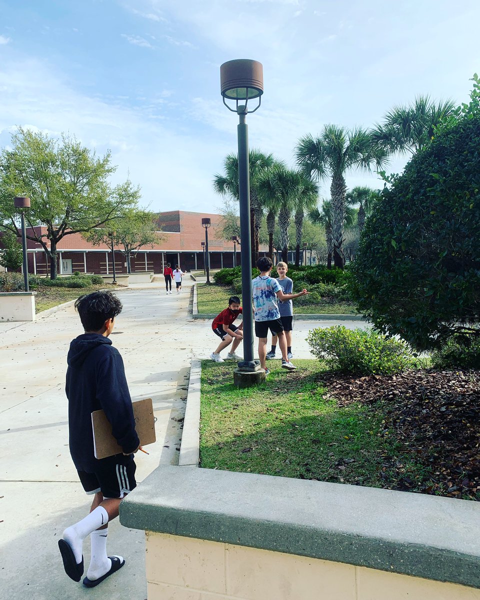 MarkhamWoodsMS's tweet photo. Some outdoor data collection in 6th grade Science! https://t.co/Ik4WQOBbjU