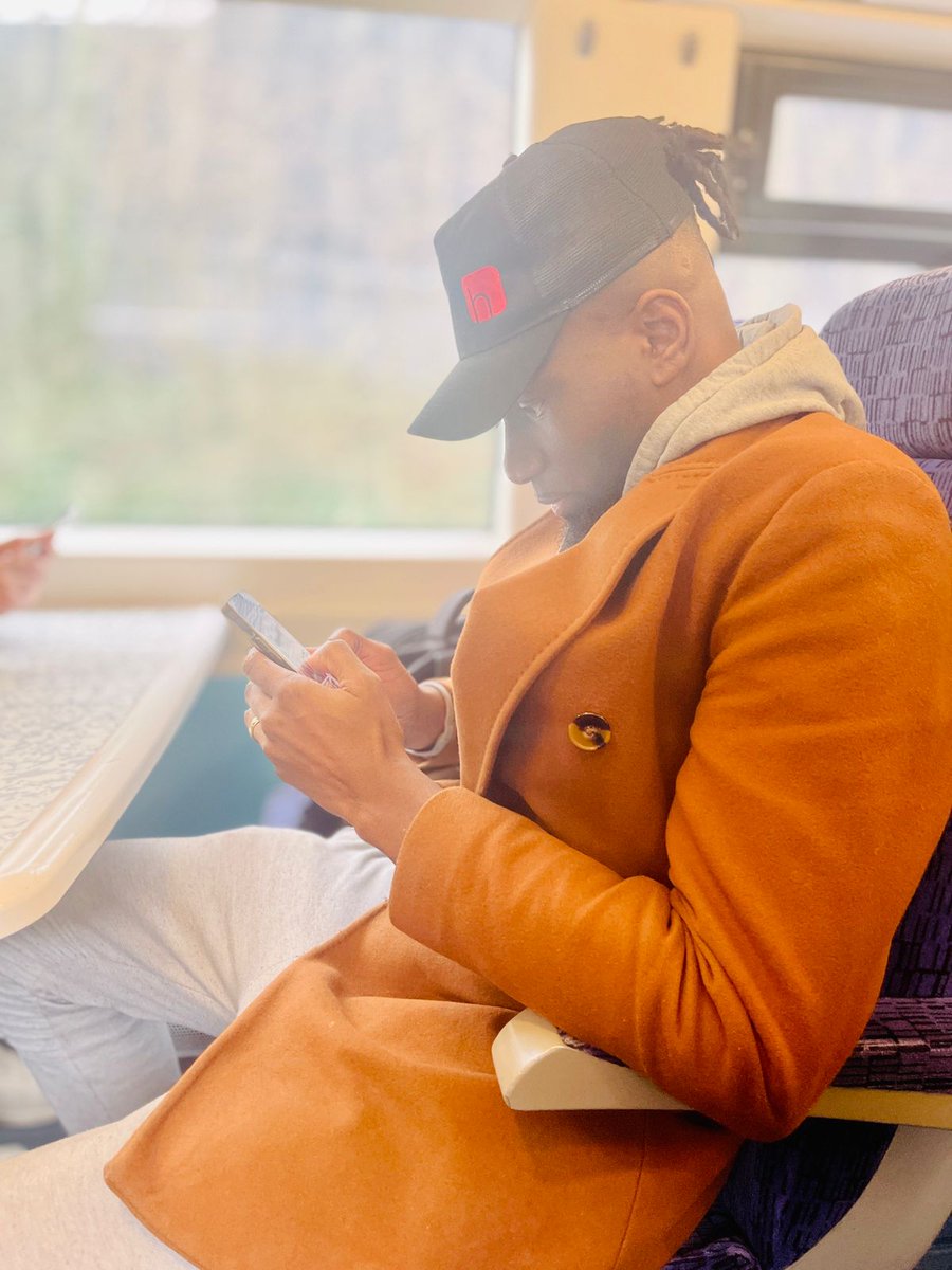 thehappaningapp's tweet photo. Airport bound, head down and focused...making our way to @sxsw  #SXSW2022 #SXSW #SXSW22 #SXSWPitch #thisishappaning #tech #startup #blackfounder https://t.co/K3zuIsM1tj