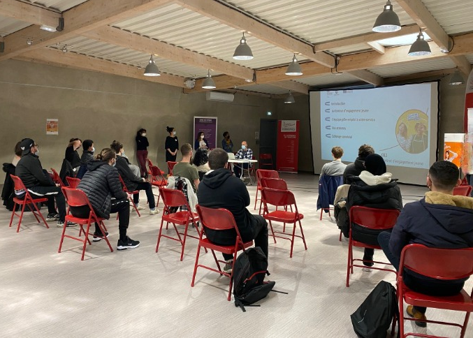 GLiconnet's tweet photo. Séminaire CEJ - @Poleemploi_oc #Clermonthlt 
Lancement du #CEJ avec l'équipe pluridisciplinaire de Pole Emploi pour 15 de nos jeunes demandeurs d'emploi engagés. #AvecPoleEmploi
🎯Satisfaction atteinte 💯/💯 
💪Intégrations réussies https://t.co/UhUmIYC4Z0