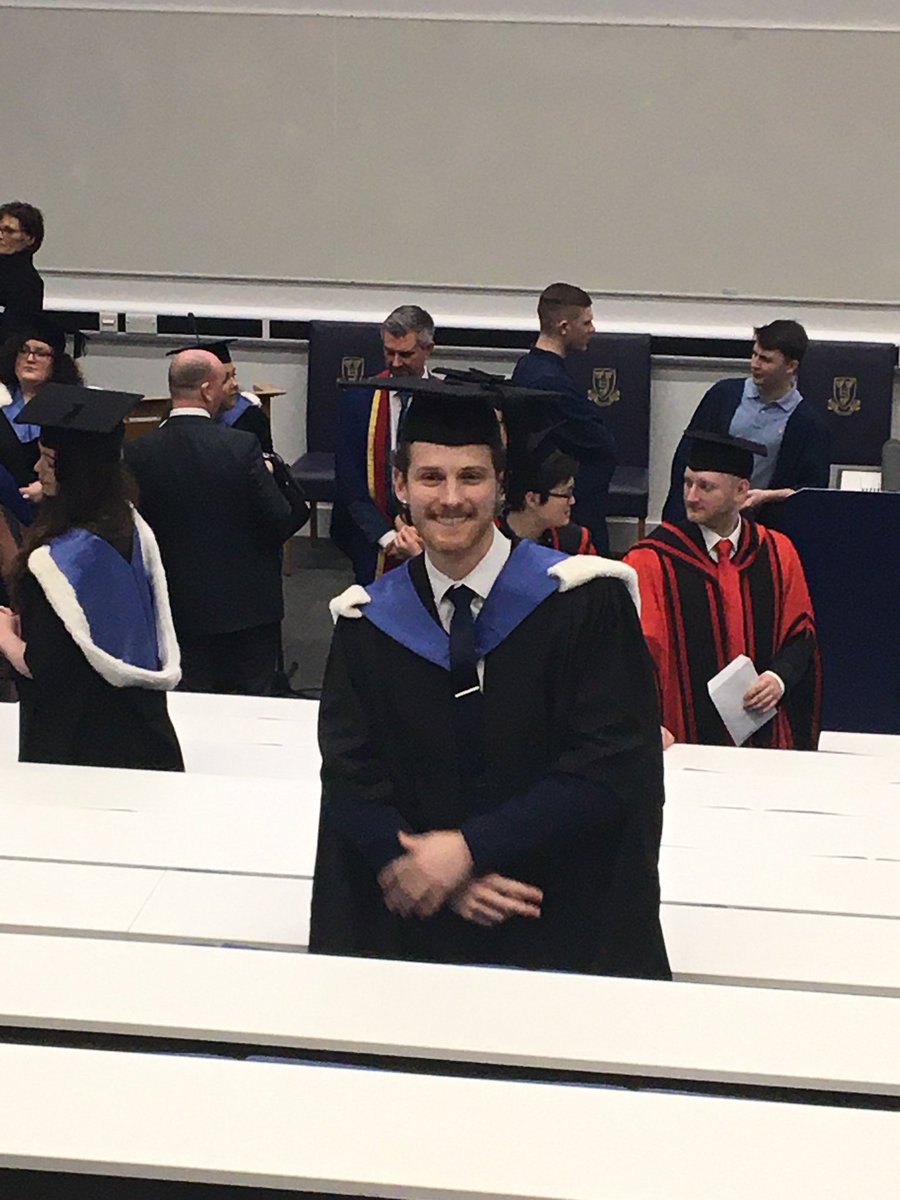 lorrainecb1973's tweet image. So proud of our boy. So deserved, our handsome, beautiful, clever boy. #livunigrad