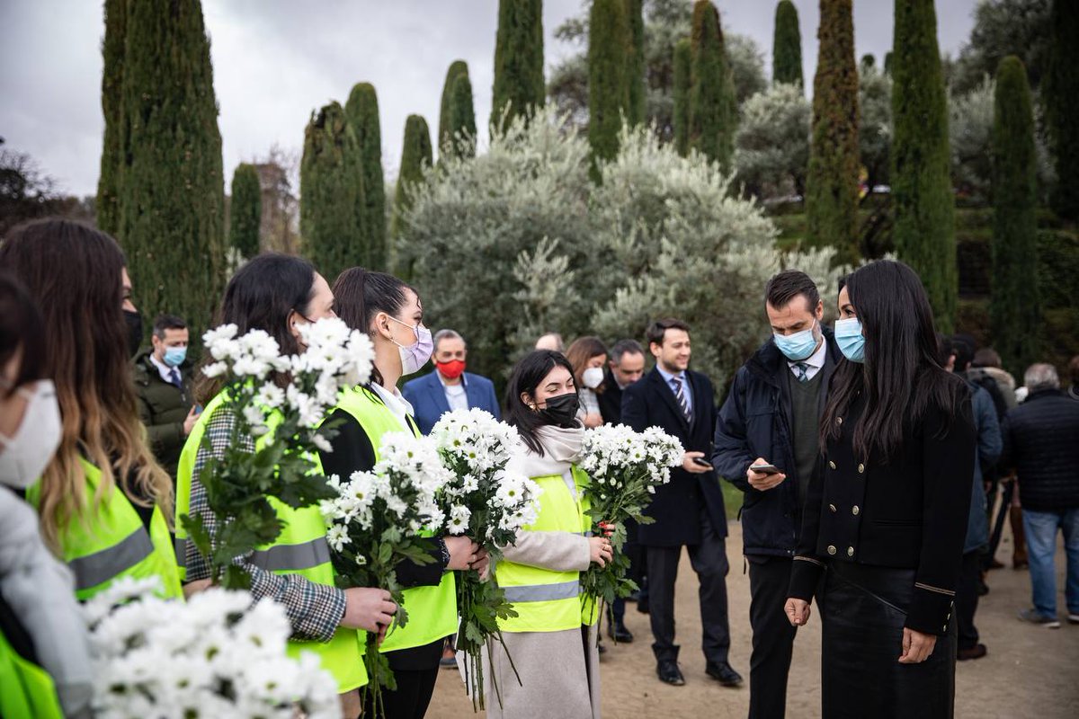 CS_Madrid's tweet photo. 📸 @begonavillacis, @BalEdmundo y el equipo de @CsMadridCiudad han rendido homenaje a las víctimas del #11M en el Parque del Recuerdo.

⚫ Siempre en nuestra memoria. https://t.co/hUj6D8ISdV