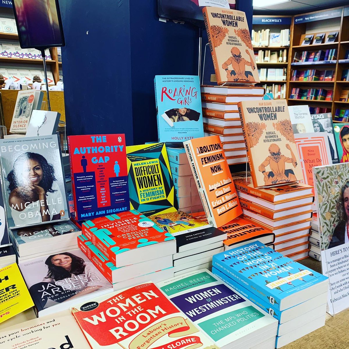 HollyKyte's tweet photo. Spotted out in the wild! The thrill never fades. Thank you @blackwelloxford #roaringgirls #WomensHistoryMonth https://t.co/Kb1mkyKexR