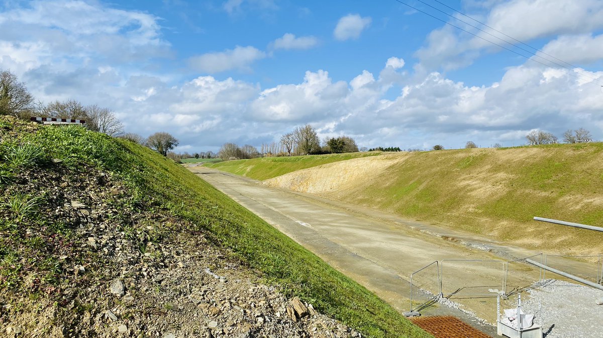 clangouet2017's tweet image. Visite du Chantier du #contournement routier de @cosse_le_vivien en @PaysCraon 
🟢 ↘️ du coût de 10M€ sur un total de 39M€
🟢 Respect des délais de mise en service (fin 2022)
🟢 Compensations environnementales 
🟢 Protections phoniques et acoustiques 
@lamayenne