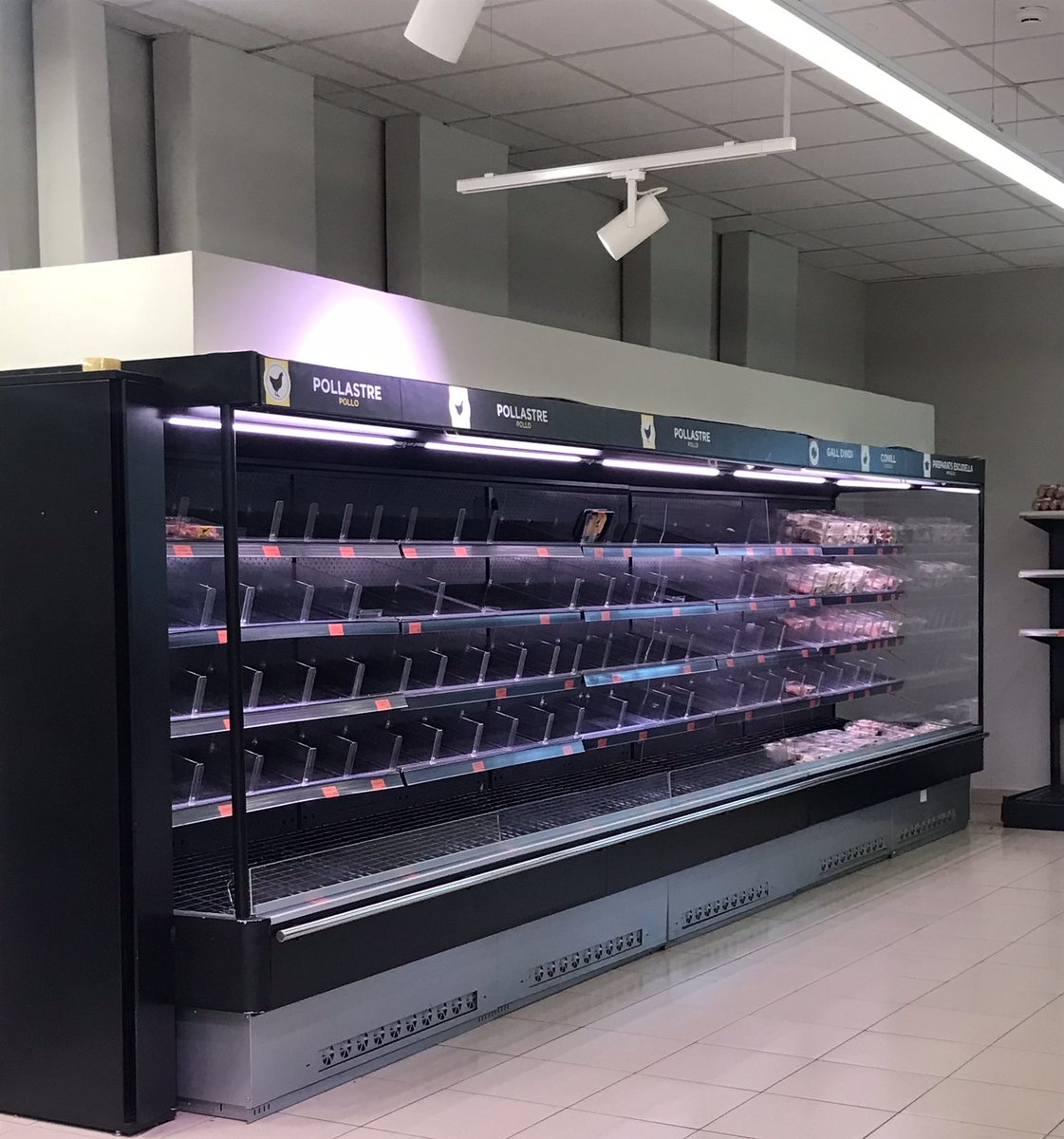 LaRanaGitana's tweet photo. ¿Os habéis vuelto locos? Esto es de ahora mismo. 
#mercadona https://t.co/neG80CcC3A