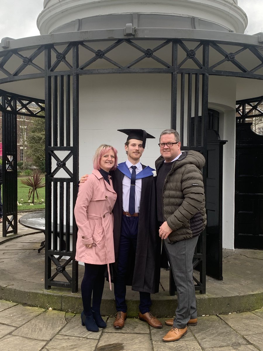 lorrainecb1973's tweet image. Proud parent moment! 💕#livunigrad