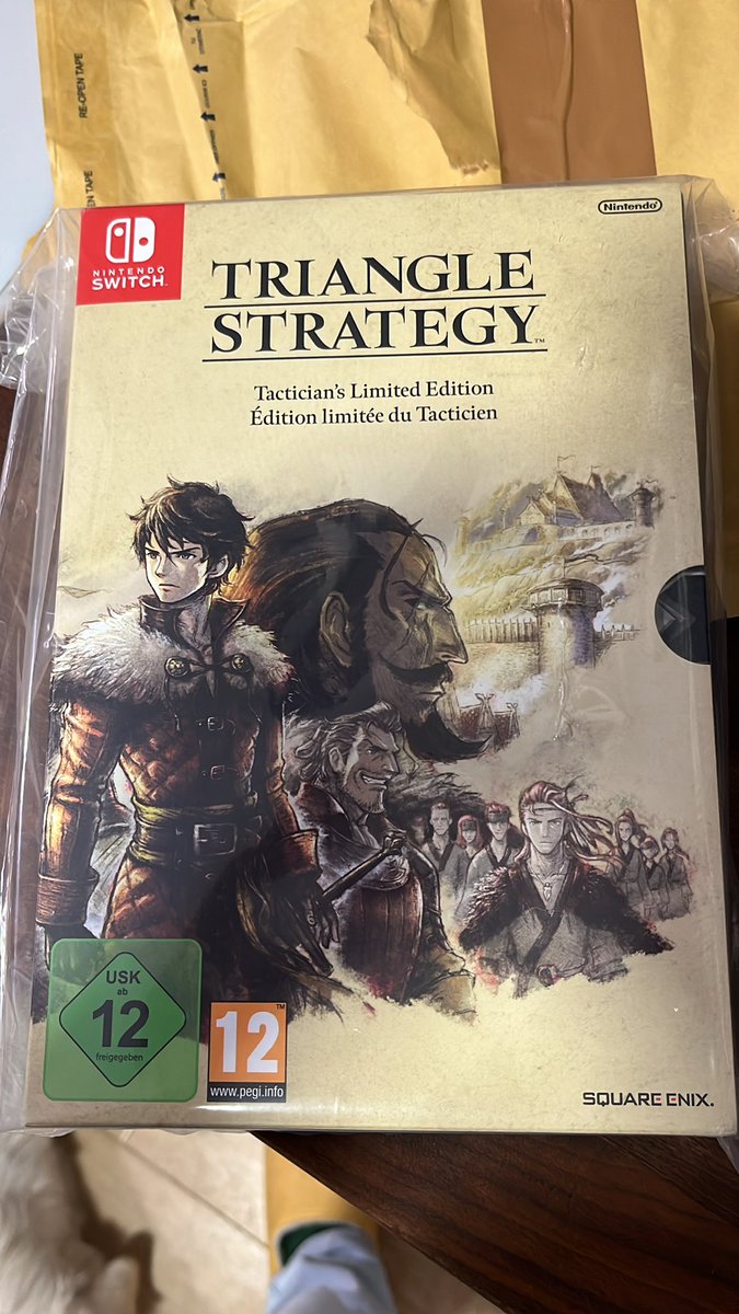 seruhiotkd's tweet photo. Pues ya tenemos por aquí el premio del concurso #DemoTriangleStrategy de @revogamers Mil gracias!!! 😘😘😘 https://t.co/mRHtGdHgvH