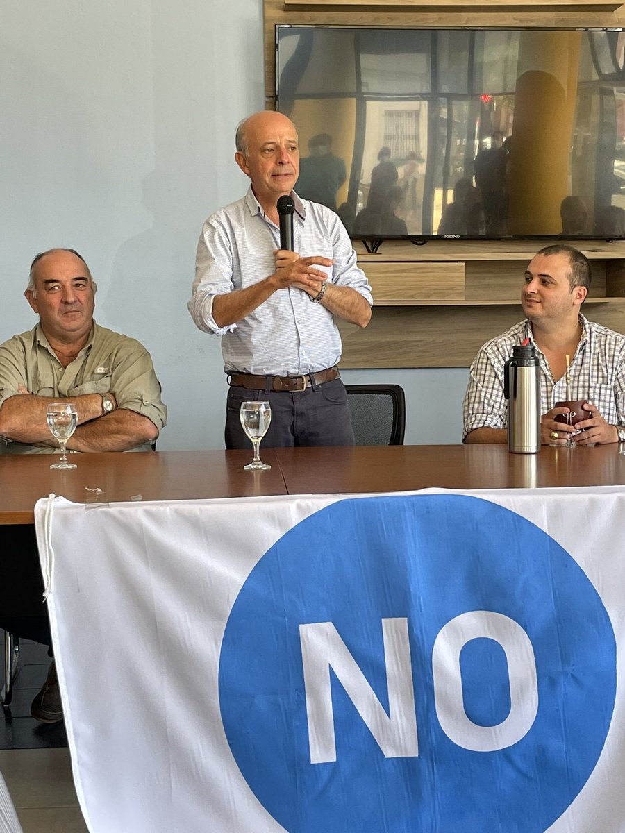 JavierGarcia_Uy's tweet photo. En la sede de la Departamental de Tacuarembó del @PNACIONAL donde dialogamos con dirigentes de la coalición de gobierno y vecinos de Tacuarembó, sobre el No a la derogación de la LUC. #VotaNOderogar https://t.co/2tkomvjJ2g