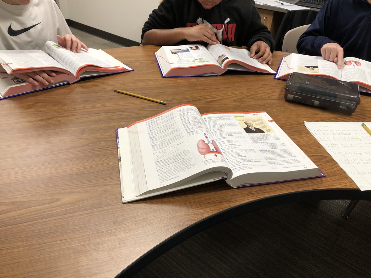 lisadross1's tweet photo. Dictionary wars using spring break words with my 5th graders today. Kids vs teacher. We tied! #katydyslexia #ACEcubs https://t.co/WgObJriGUn