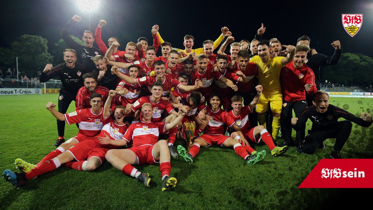 VfB's tweet image. #VfBsein #jungundwild #titelverteidiger

Wir wünschen unserer #VfBU19 heute viel Erfolg im DFB-Pokal-Halbfinale beim FC Bayern München. ✊ Macht’s wie 2019 – und zieht ins Finale ein! Ihr packt das, Jungs!! ⚪🔴

#VfB | @jungundwild