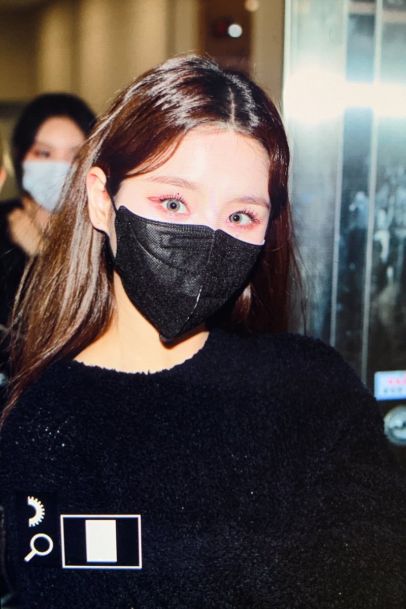 sonhoneyju's tweet image. so gowon is back from blonde to brown hair...