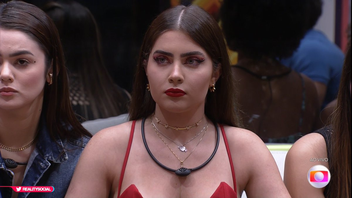 tracklist's tweet photo. Susana Vieira falou sobre a saída de Jade Picon do #BBB22:

“Eu não entendi até hoje, acho que isso tudo é jogada da nossa emissora pra contratar ele (Arthur) de novo. Porque não é possível que uma menina com 18 milhões de seguidores perca para o Arthur” https://t.co/Hfg6n85GIs