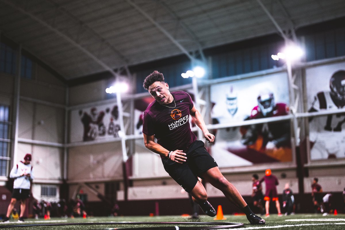 JasonBrown_QB's tweet photo. Year 22 was a special one. Thankful for all the people I met and memories I made the last 365 days. Now for the next 365 back at the dream spot. 
Here’s to 23! 💫🅿️ https://t.co/wUp5DxxgmP