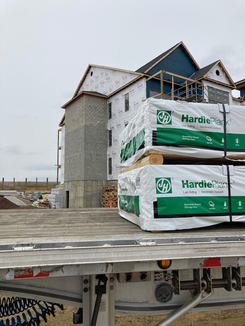 JH plank🏗 being delivered by The Siding Depot🚚🏗🏠. . We are here for all of your exterior building needs, call or stop by our Asbury Park location. #buildingsupplies  #njcontractor #buildingmaterials #sidingcontractor #siding #buildingsupply #sidinglife #sidinginstaller