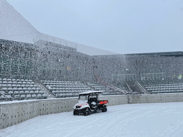 NettingPros's tweet image. Not even a full-on BLIZZARD can stop the #NetCommanders! ❄️ 🌨️ ❄️ 🌨️ 

We were in Binghamton, NY this past week installing a #NettingPros DURA-Dip Dyneema Backstop System for @BinghamtonBASE ahead of their 2022 home season.