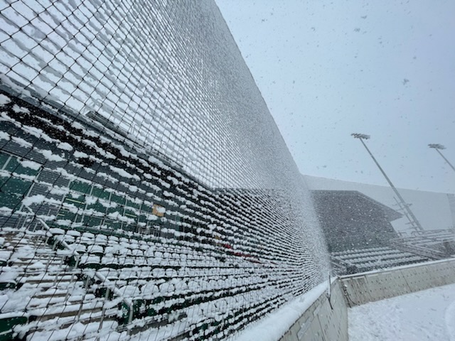 NettingPros's tweet image. Not even a full-on BLIZZARD can stop the #NetCommanders! ❄️ 🌨️ ❄️ 🌨️ 

We were in Binghamton, NY this past week installing a #NettingPros DURA-Dip Dyneema Backstop System for @BinghamtonBASE ahead of their 2022 home season.