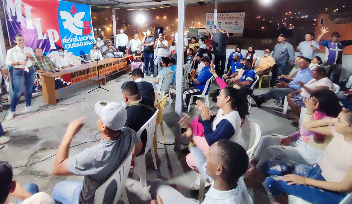 RC5Guayas_D2's tweet photo. Con júbilo y algarabía se vivió el conversatorio de nuestra Presidenta nacional @marcelaguinaga con la militancia del distrito dos Guayas, en compañía demuestra directora distrital @yajasolorzano y nuestro director de juventudes @DfreiremM, #VamosJuntosEc a #RecuperarLaPatria https://t.co/gBqpu7DNuQ