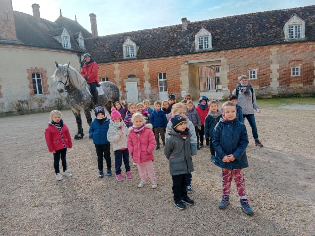 EcoleSources's tweet photo. Escape Game au Haras du Pin pour les élèves de grande section.
Le matin : escape game, course d'orientation et l'après-midi, activité mystère en ateliers tournants.
Belle organisation.
#missionMathématiques https://t.co/m0J4a5uO1J
