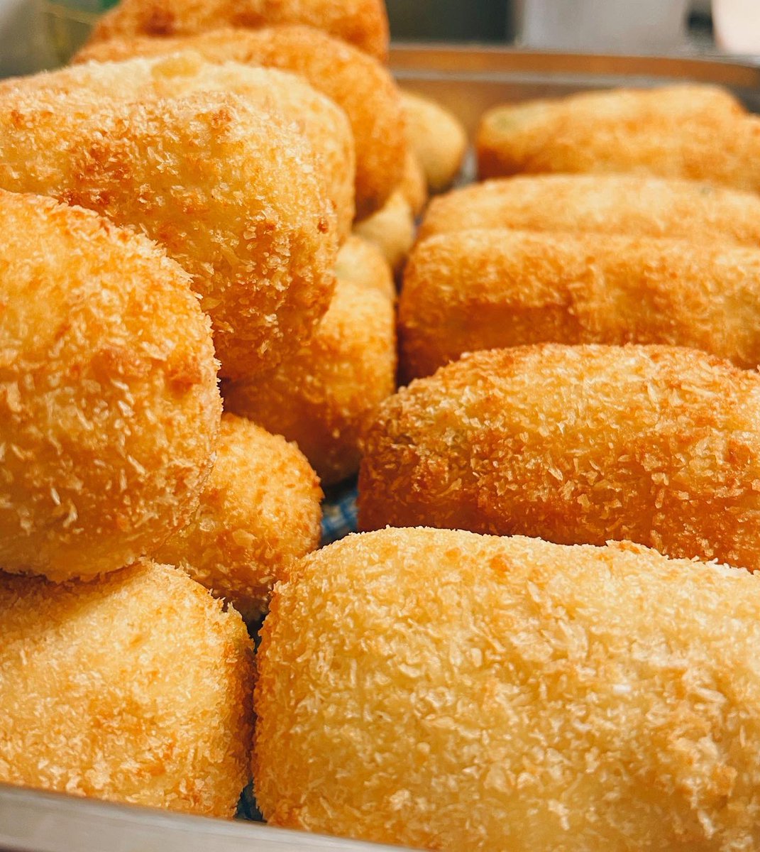 #westandwithukraine #kievs4kyiv 

I actually can’t believe it- the news that this is happening nor the fact you guys have helped me raise ONE THOUSAND POUNDS for @redcrossukraine 

I hope you all enjoy your Ukrainian dinner packages this weekend. 

Gobsmacked. Thank you.