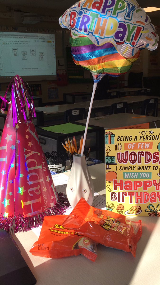 ELEteacherFRCS's tweet photo. ❤️my 1st grade team! @MsTruesPod @MissMcGrathFRCS @n_kingman https://t.co/cXptunSTEf
