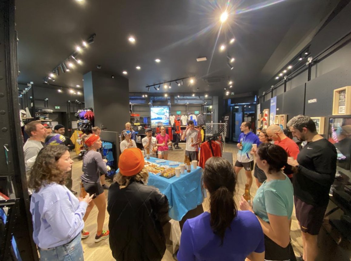 BernasCOM's tweet image. Plogging pour l’EcoTrail de Paris avec Salomon Running ! ♻️
Avec l’équipe Salomon Running nous avons fait le tour de Paris en courant pour ramasser les déchets ! Apres avoir bien rempli les sacs, nous avons été récompensés par un petit buffet dans une des boutiques de Salomon. 💪