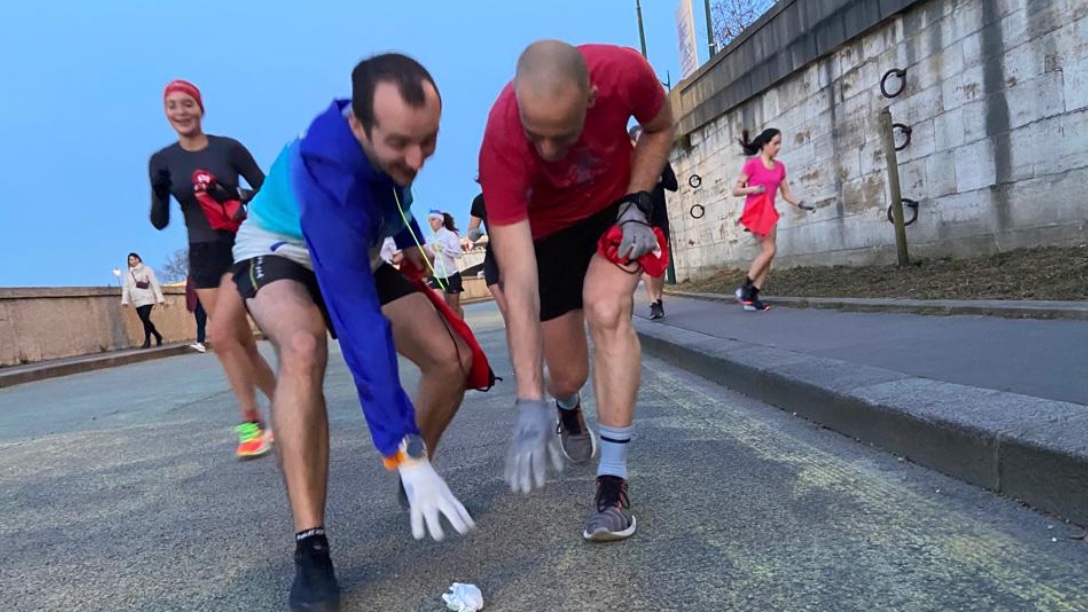 BernasCOM's tweet image. Plogging pour l’EcoTrail de Paris avec Salomon Running ! ♻️
Avec l’équipe Salomon Running nous avons fait le tour de Paris en courant pour ramasser les déchets ! Apres avoir bien rempli les sacs, nous avons été récompensés par un petit buffet dans une des boutiques de Salomon. 💪