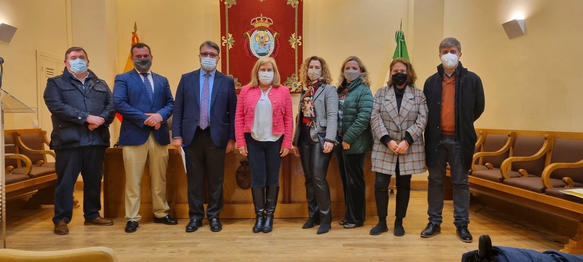 ICASEVILLA's tweet photo. Esta mañana la Comisión de TO de #ICASEVILLA ha recibido en la sede de Chapineros a la Comisión de TO de nuestros queridos @ProcuradSevilla
Hemos puesto en común aquellos problemas de #TO que tenemos en común, buscando posibles soluciones.
#TrabajandoPorNuestrosColegiados https://t.co/BTBgCTNeLf