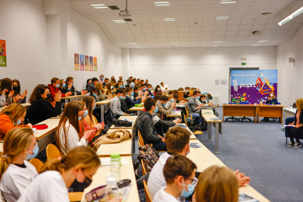 EusairPoint's tweet photo. #Popri #Eusair #Youth competition 2022 is 🔛❗️💪🎊
In the regional pre-selections national finalists were selected! The winners will be invited to the 2nd International Competition, to be held back-to-back to the 7th EUSAIR Forum (16-17 May 2022).
https://t.co/Fm7axEDWpV https://t.co/35AgGNME7k