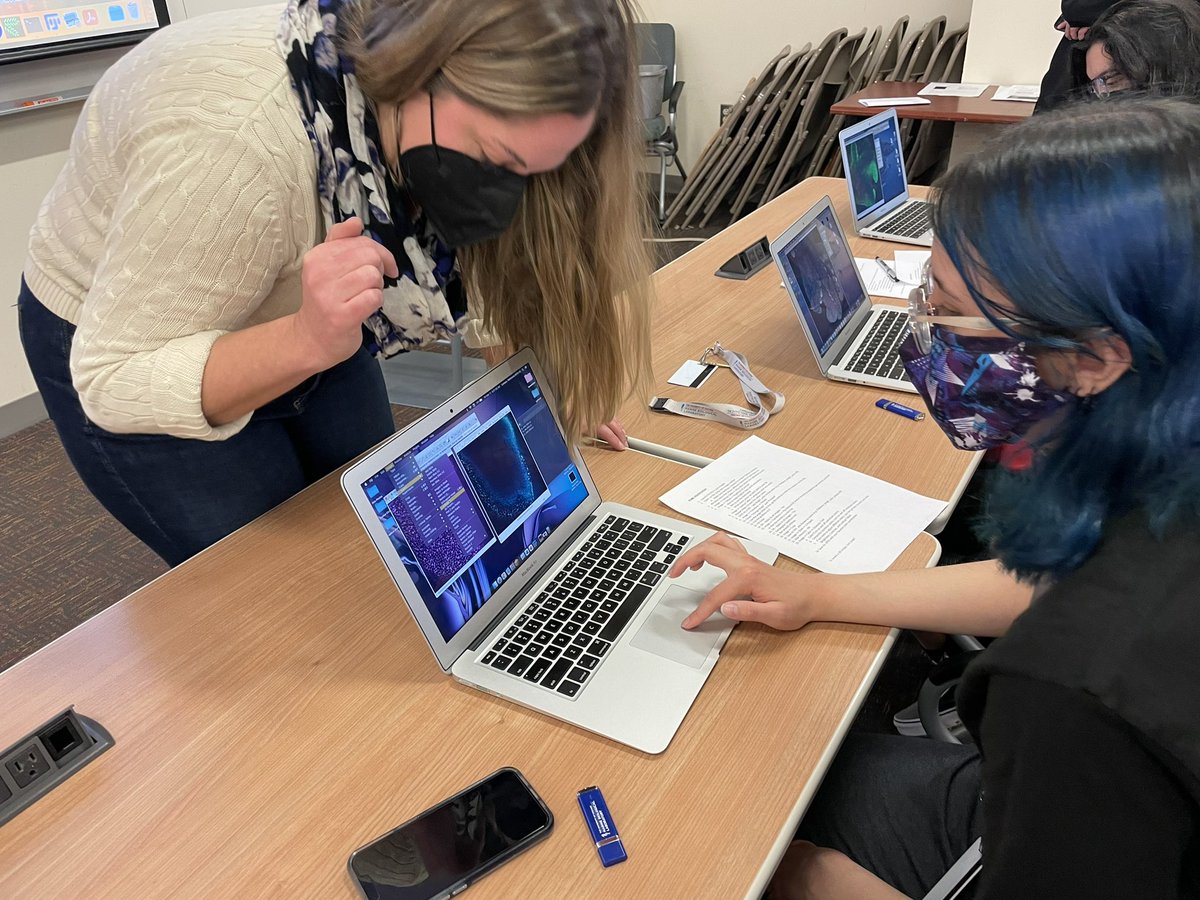 PaleoExplorer's tweet photo. Incredible opportunity! High school students from @newtechodessa in Odessa, Texas are fine tuning their confocal images they took of a cephalopod at @MBLScience in Woods Hole, Mass. w/ lab head @CarrieOcto - @EctorCountyISD @NSF @syGlassVR @MrsBarragan_NTO @whittenburgk1 #STEM https://t.co/RksBDSkqXp