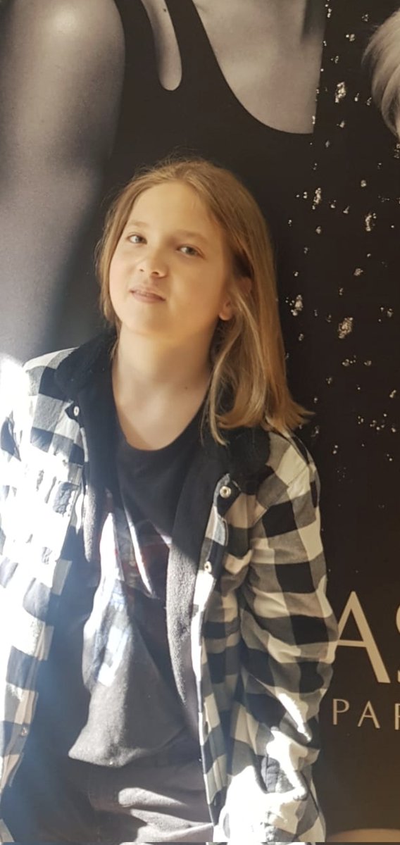 Tuliusz's tweet photo. Obciąłem włosy i oddaje na fundację chorych na raka --> https://t.co/75ybx8NaKN
Dobro wraca, a włosy odrosną https://t.co/J58KnbfyTY