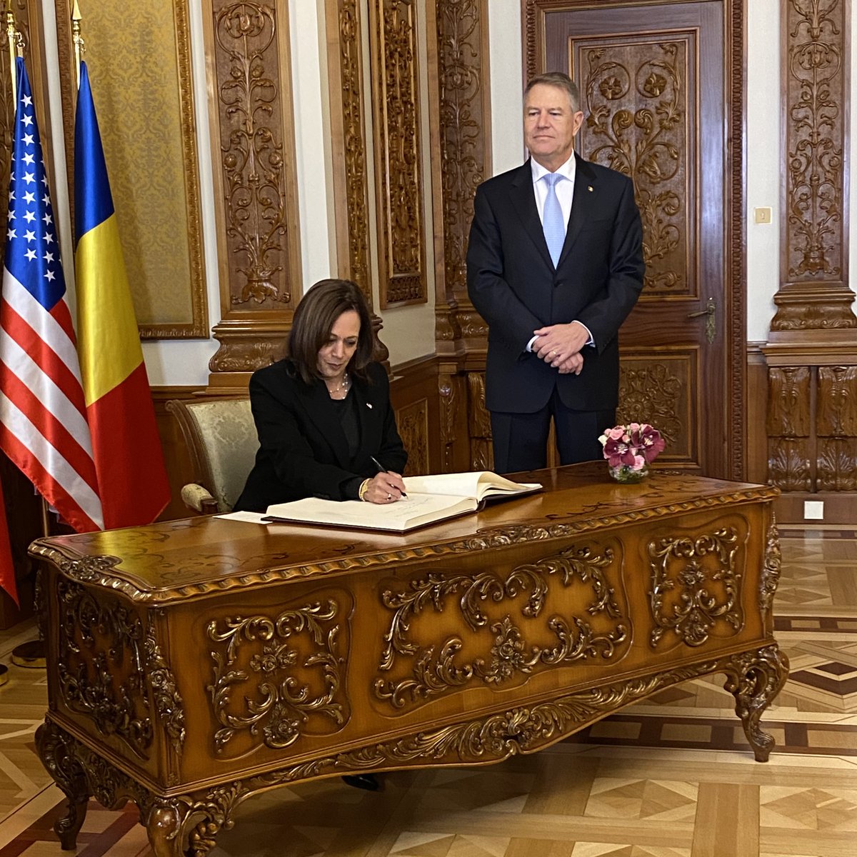 RachelPalermo46's tweet photo. During her time in Bucharest, the @VP is focused on the relationship and friendship between the United States &amp; Romania, and on our mutual support for the people of Ukraine. https://t.co/SlixP9rp9x