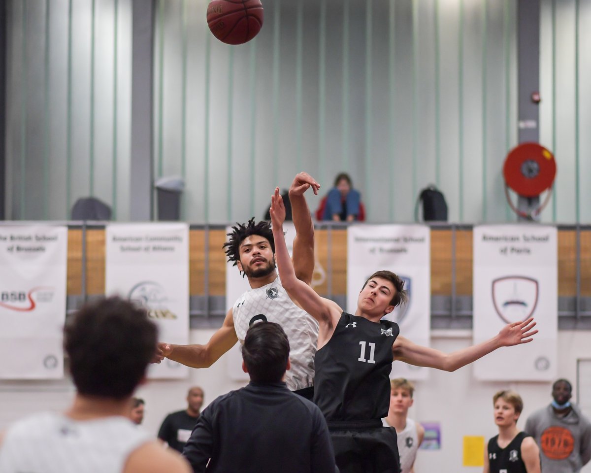 ishthehaguenl's tweet photo. This weekend sees some important tournaments for our Rugby and Basketball Teams. Good luck to everyone involved. Go, teams! #scenesfromISH #silverbacks #GoSilverbacks #SilverbacksStayStrong
#ISST #ishsilverbacks #basketball #rugby #championsinourhearts #comeon https://t.co/f3prJNjgnx