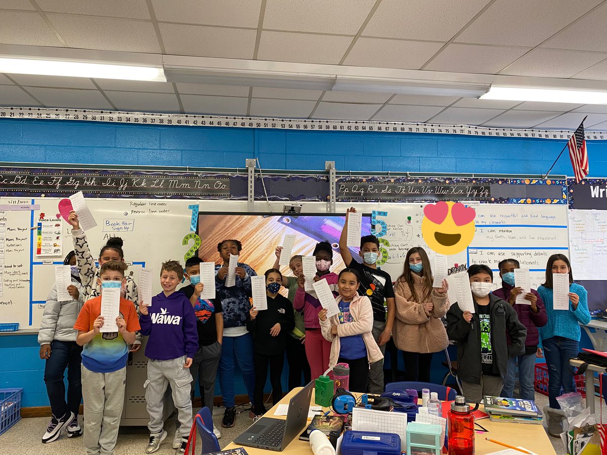 grh_ryan's tweet photo. You’ve got to take a class picture when everyone earned a 100%  @Grescolts #galloptogreatness https://t.co/ZiCIwaKlkL