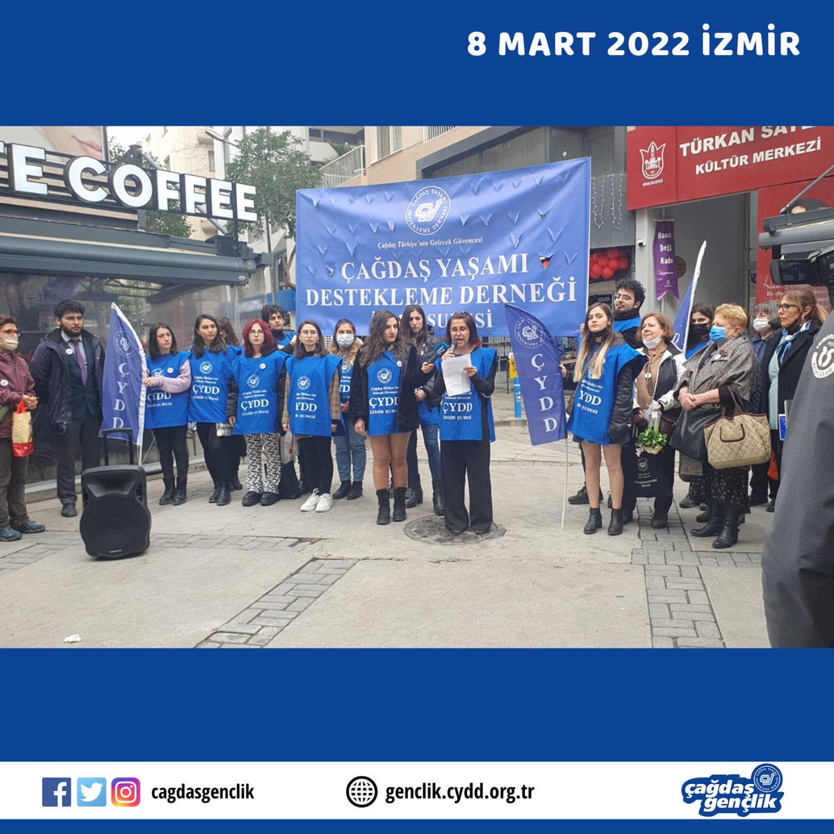 cagdasgenclik's tweet photo. 8 Mart, tüm dünyada emekçi kadınların; kendilerini ailede, toplumda, siyasal, sosyal ve ekonomik alanlarda eşit birey olarak görmeyen çağdışı zihniyetlerle omuz omuza mücadele ettiği günde Çağdaş Gençlik İstanbul şubeleri ve https://t.co/GQH23oqeQw