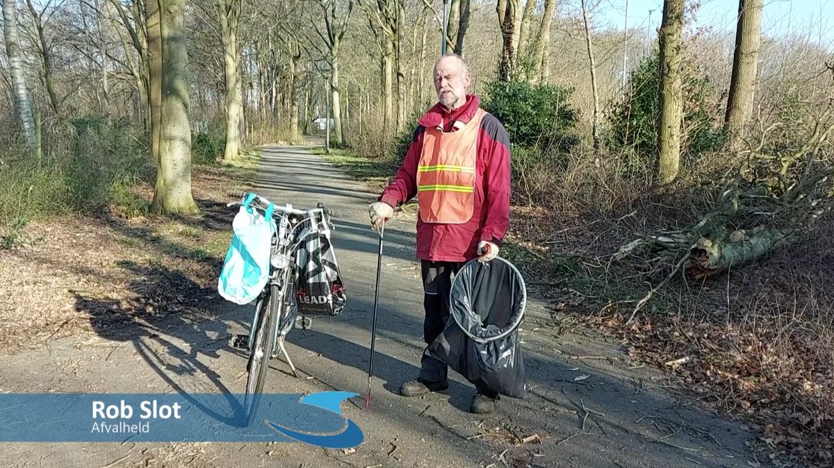 52 blikjes, 15 plastic flesjes, 15 kartonnetjes en 5 flessen. Dat is de opbrengst van 1 ochtend zwerfafval ruimen van #Afvalheld Rob Slot. Wij gingen een ochtend met hem mee in het kader van de #weekvandeafvalhelden. Hij vertelt je er hier meer over: youtu.be/dQFarLNCJvQ