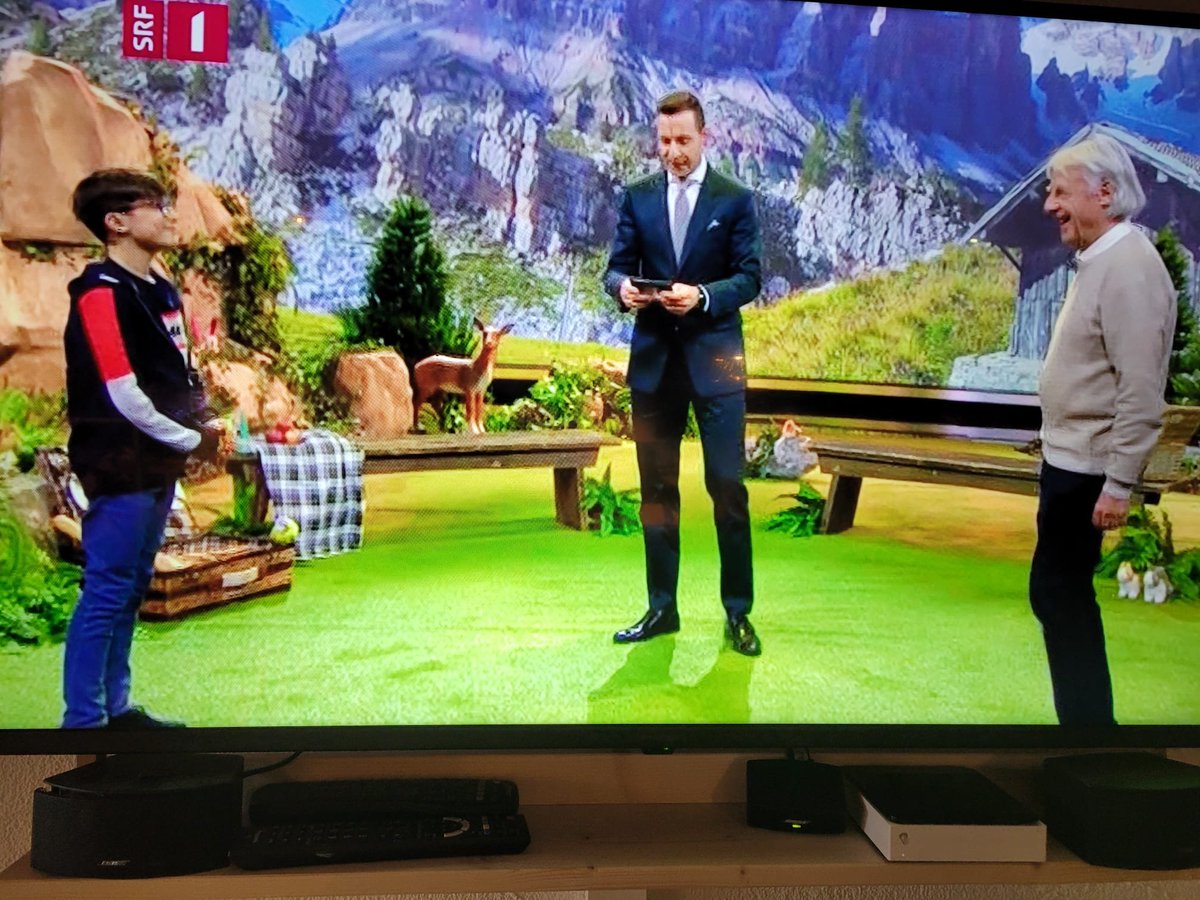 Mein Sohn Vincent (11) ist Kandidat bei "klein gegen GROSS - das unglaubliche Duell" mit Kai Pflaume. Mit EMIL <a href="/OriginalEmil/">Emil Steinberger (Original)</a> im Bergbahnen-Duell. Samstag, 20:15 Uhr auf <a href="/SRF/">SRF</a>, <a href="/ORF/">ORF</a> und <a href="/DasErste/">Das Erste</a>. Nicht verpassen! :-)
lnkd.in/gpinfwg2
<a href="/MySwitzerland_d/">Schweiz Tourismus</a> srf.ch/programm/tv/se…