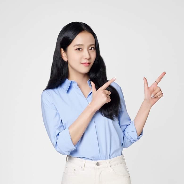 Sao tui mê cái outfit này thế nhỉ 🥰
Kể mà sau này bả đóng mấy vai kiểu công sở chắc hợp lắm 😍

JISOO FOR MAPLESTORY 

 #GameAmbassadorJISOO