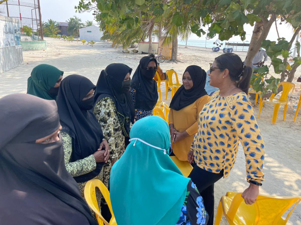 mrsays_'s tweet photo. Meemu #Maduvvari Membarunge furihama thaeedhaai loabi othee @faya_i adhi @Roxeyna ah💛✌️
#MDPhingaalan https://t.co/2xE7WZK6s2