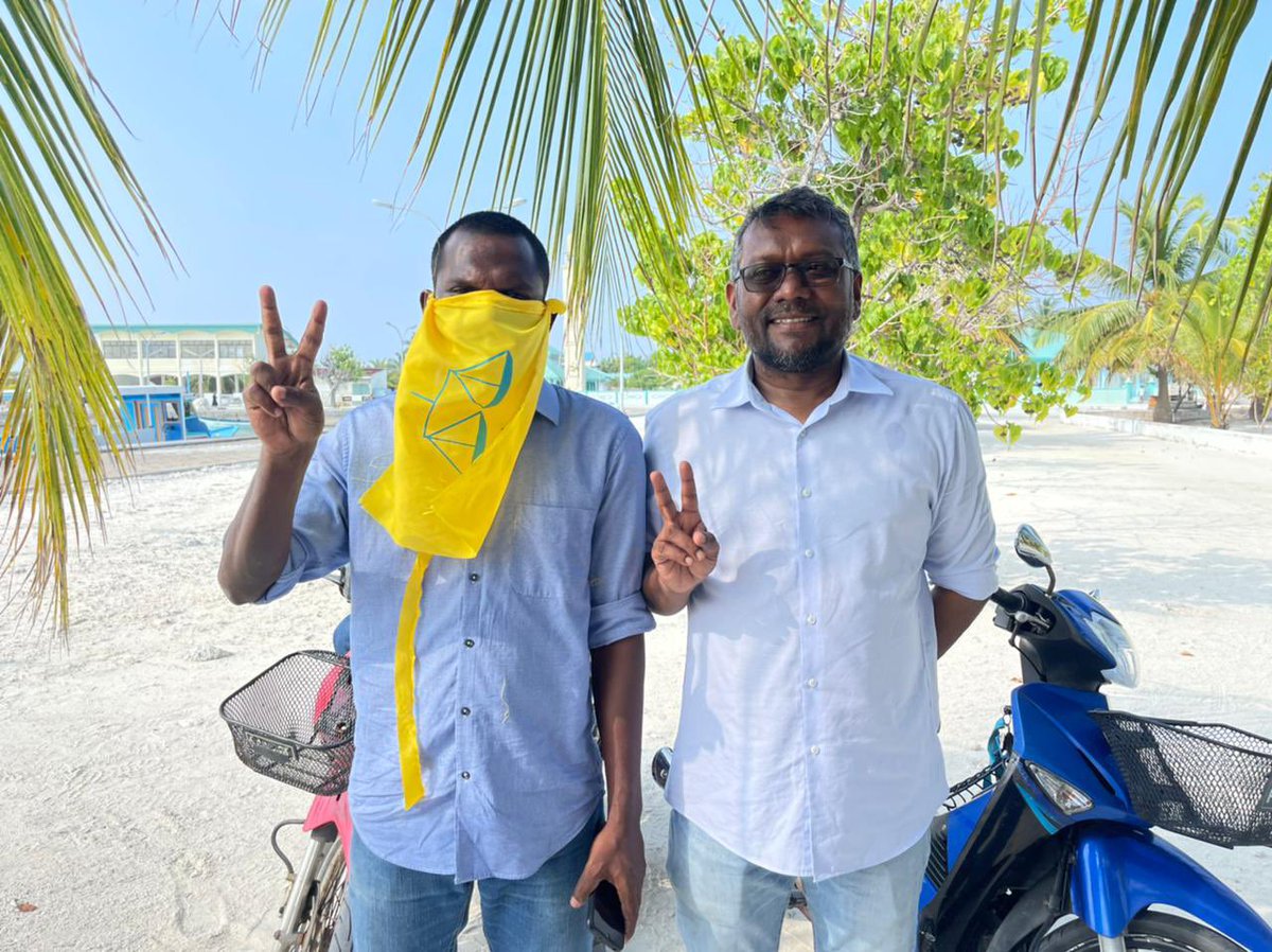 mrsays_'s tweet photo. Meemu #Maduvvari Membarunge furihama thaeedhaai loabi othee @faya_i adhi @Roxeyna ah💛✌️
#MDPhingaalan https://t.co/oDKZBmaQUF