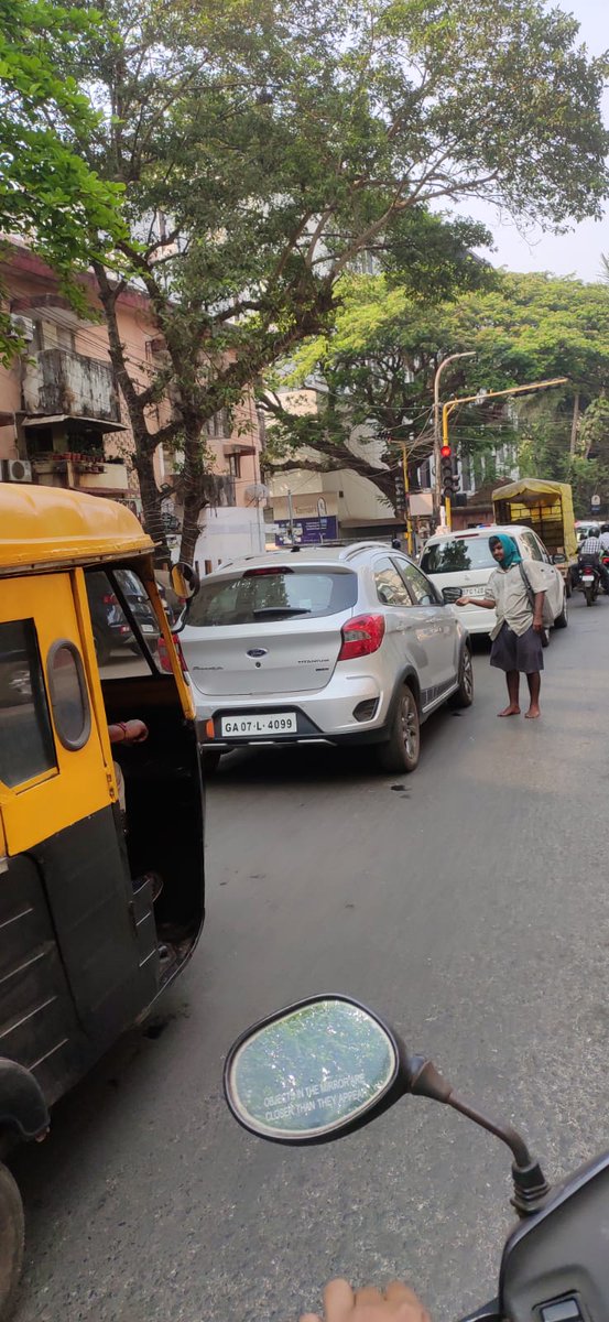 dcosta_edwin's tweet photo. Beggars at st. inez junction panaji, https://t.co/6e9OkIT44S