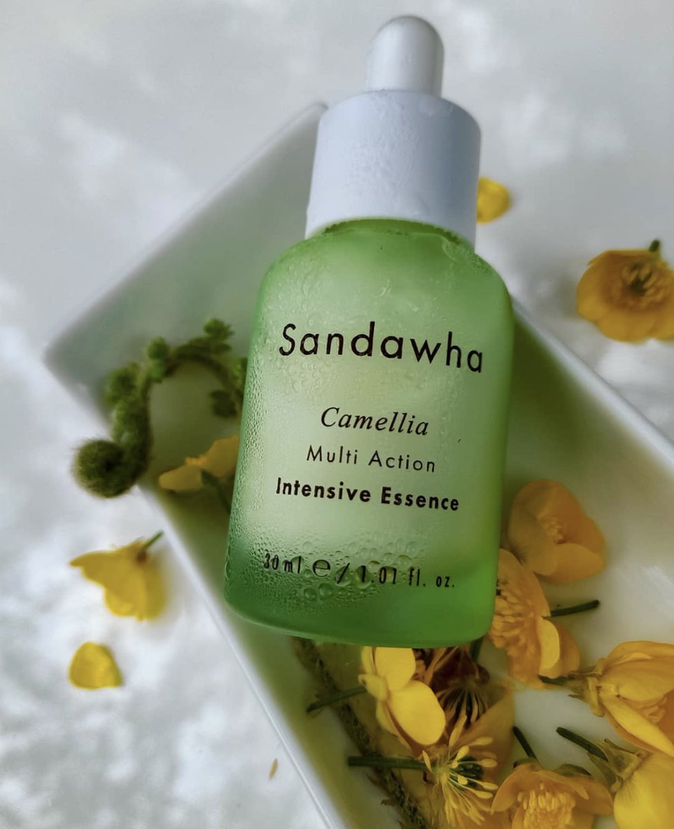 Liefessentials's tweet image. The perfect remedy to reducing signs of ageing✨

Photo credit - @skincare_honest 

#lovelief #veganbeauty #veganskincare #skincareuk #skincareroutine #crueltyfree #organicskincare