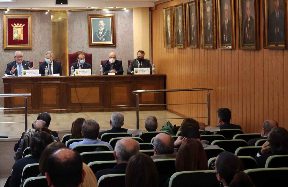 icajaen's tweet photo. ✅ Inauguración de la jornada de Derecho de Consumo "La hora del consumidor y la Ley", en la que participan más de 1️⃣0️⃣0️⃣ letrados en la sede colegial

#Formación #Derecho #Consumo #Jaén https://t.co/dpeEH2voBY
