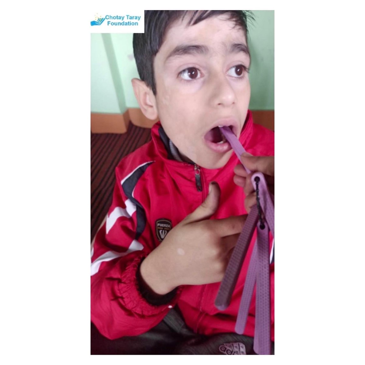 ChotayF's tweet photo. Education is teaching our children to desire the right things ,promote symmetrical jaw strength, stability, and grading .
#speechtherapy
#practisingbiting 
#chewingskills.
#childrenwithdisability
This activity is funded by @CHINAR_Int ,USA https://t.co/vwxTGzOYhP