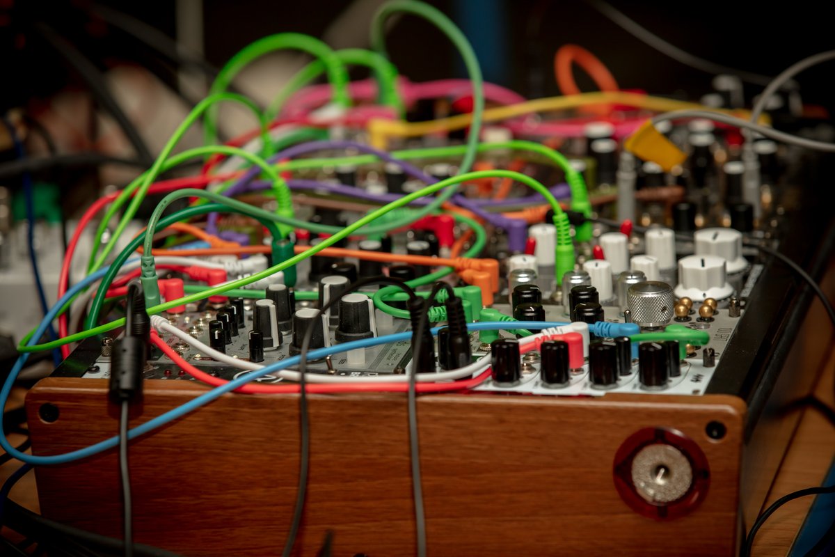 Focal Point Gallery (@fpgsouthend) on Twitter photo Work with us! We're looking for an Assistant Digital Media Producer to work work with us on our new experimental sound programme.
Funded through <a href="/EstuaryProducer/">Estuary Producers Network</a> Emerging Producer Placement Scheme for producers in #Essex or #Kent
Deadline: 20 March
creativeestuary.com/opportunity/as… Work with us! We're looking for an Assistant Digital Media Producer to work work with us on our new experimental sound programme.
Funded through <a href="/EstuaryProducer/">Estuary Producers Network</a> Emerging Producer Placement Scheme for producers in #Essex or #Kent
Deadline: 20 March
creativeestuary.com/opportunity/as…