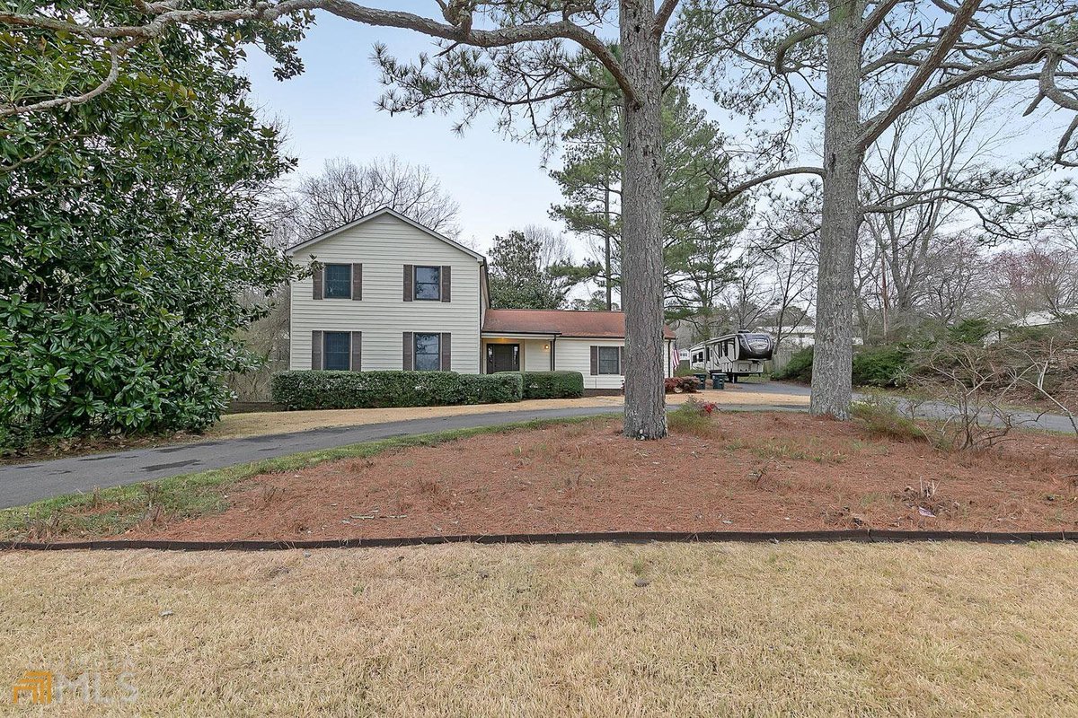 TheMcCartyTeam's tweet photo. New Listing! 4 bed  | 3.5 bath  | 1902 sq. ft.  - Priced at $255,000 
Be close to everything yet feel far from it all! Inviting 2 story peacefully nestled on a large private and corner lot graced... - https://t.co/lPGjiGtuBb https://t.co/KhM00AqBJi