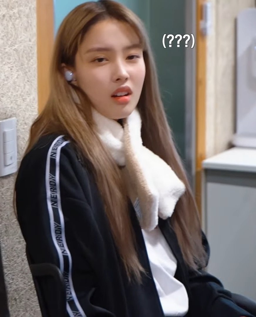 ssumbaragi's tweet photo. new meme + bangless yoon 

#STAYC @STAYC_official https://t.co/Oj18V5UwXo