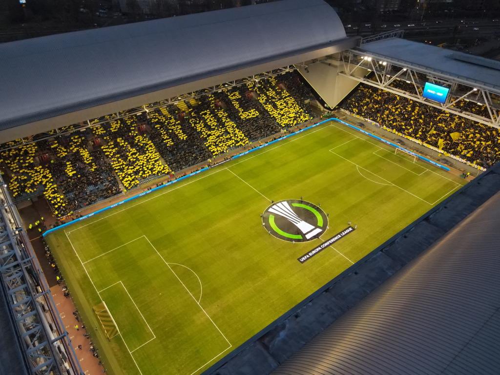 MijnVitesse's tweet photo. Nog eentje dan! 😍
#Vitesse #VITrom #UECL @BetCity_NL https://t.co/8n3Y30pgMz